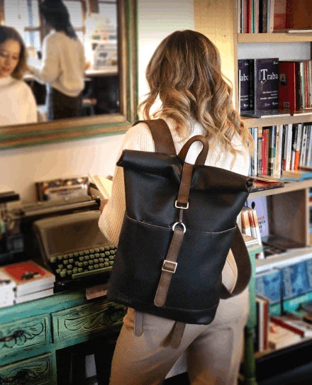 Morral ejecutivo Runway negro modelo femenina - urbxbags