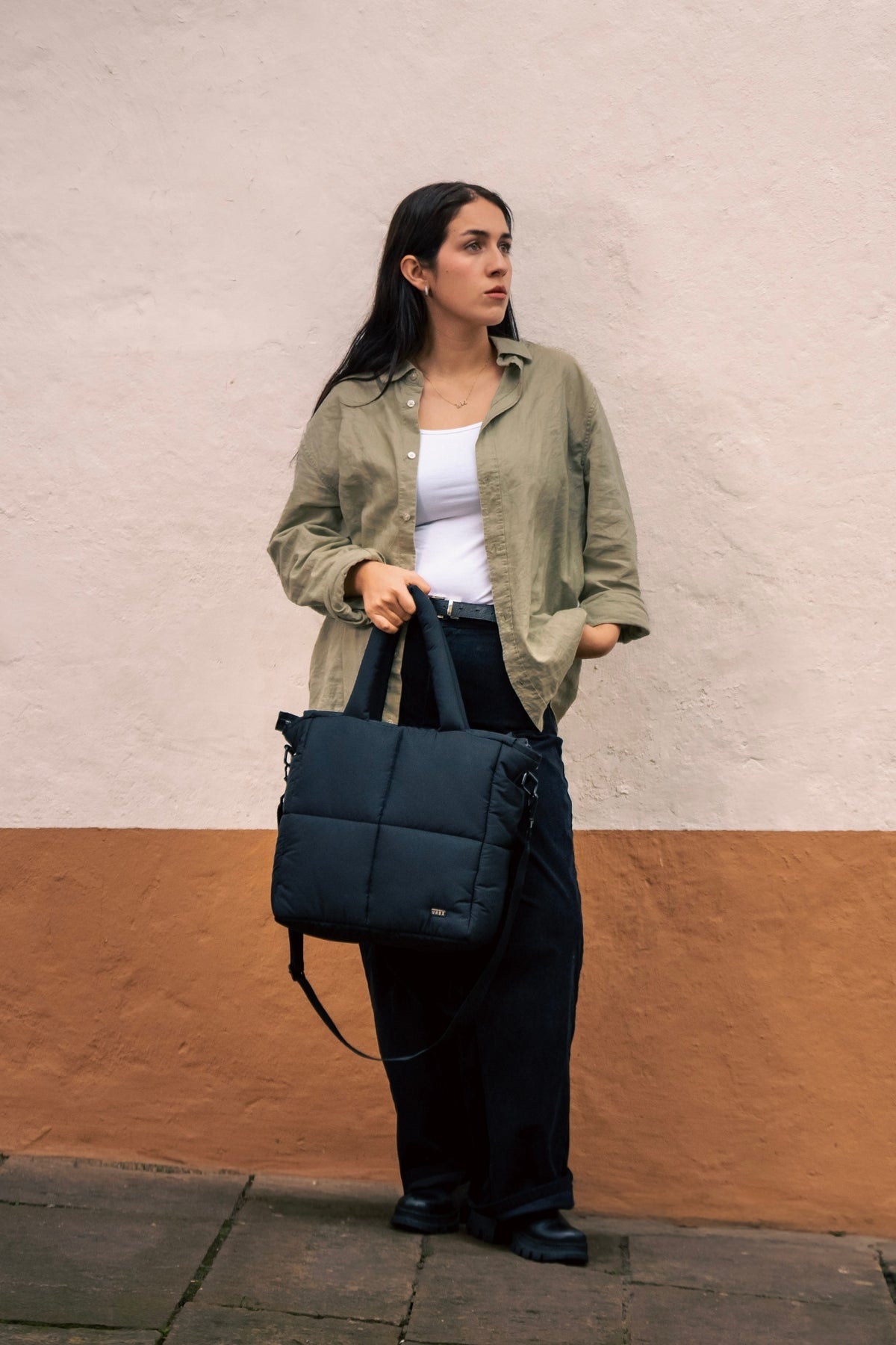 Bolso para la ciudad Puffer Authentic Standar Negro Vista Modelo ciudad - urbx bags