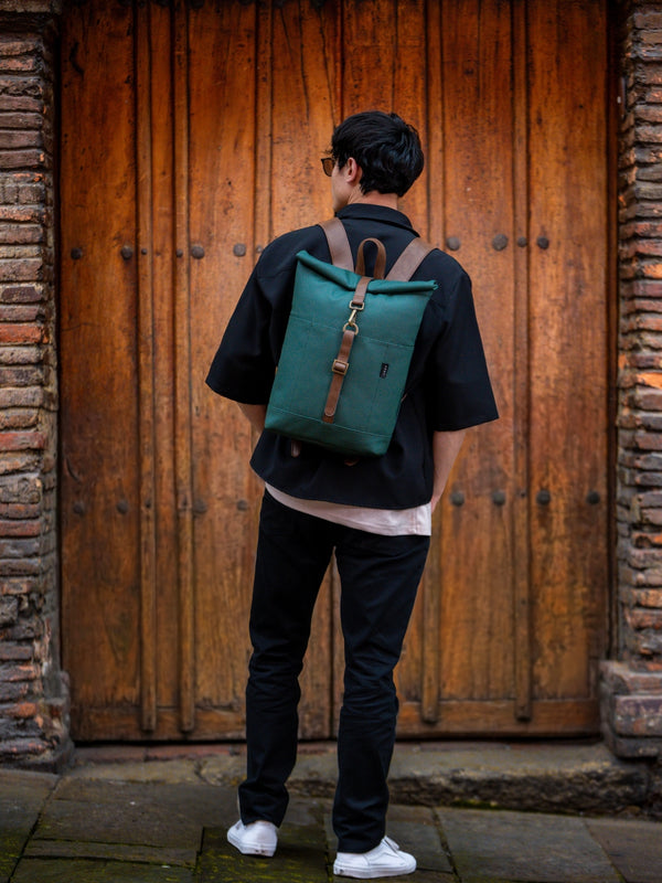 Morral ejecutivo Runway Verde vista Modelo hombre - urbx bags