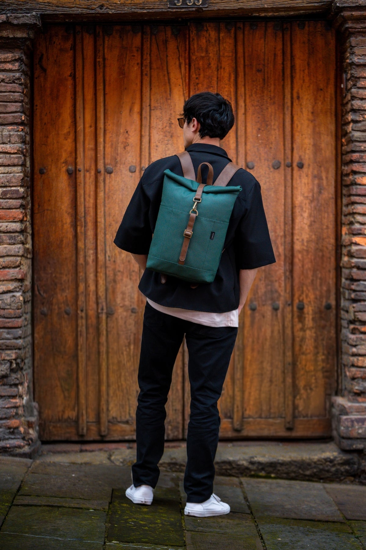 Morral ejecutivo Runway Verde vista Modelo hombre - urbx bags