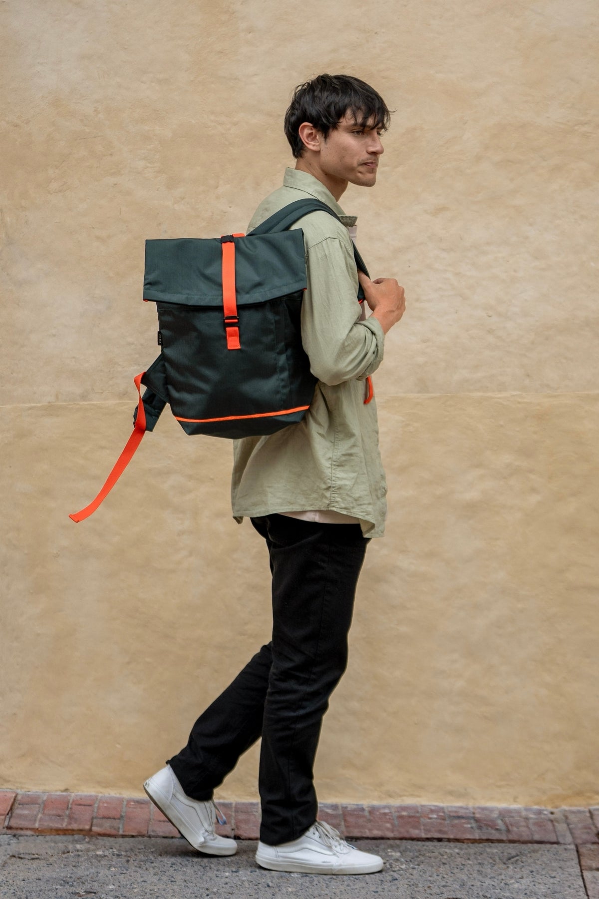 Morral universitario Active vista modelos hombre- Urbx Bags